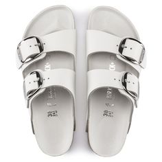 Birkenstock Arizona Big Buckle, Arizona Big Buckle, White Birkenstocks, Mens Clogs, Birkenstock Women, Black Oil, Iconic Style, Buckle Sandals, Birkenstock Arizona