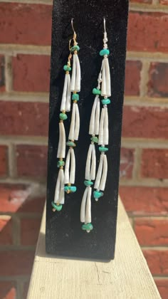 Crafts Business Ideas, Native Beaded Earrings, Antler Earrings, Stitch Hat, Beautiful Beaded Earring, Native Earrings, Bead Tips, Bead Loom Designs, Loom Designs