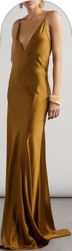 Back Lift, Gown Gold, Flat Dress Shoes, Floral Dresses Short, Dress Flats, Sport Swimwear, Satin Gown, Swimsuit Dress, Party Looks