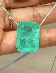 Glowing Neon Greenish Colombian Emerald Rectangle Drop | Etsy Stars D'hollywood, Art Deco Filigree, Emerald Necklace Pendant, Rectangle Necklace, Columbian Emeralds, Bleu Pastel, Royal Jewelry, Silver Art, Emerald Necklace