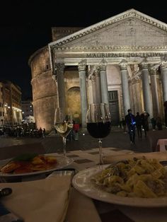 Rome Travel Aesthetic, Living In Rome Aesthetic, Rome Vibes, Italy Rome Aesthetic, Roma Aesthetic, Roma City, Rome Italy Aesthetic, Travel To Rome, Italy Night