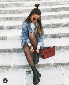 Fashion Bloggers Motorcycle Boots For Women Autumn Round Toe Lace-up Combat Boots JKP3123 Converse Outfits, Mode Prints, Boho Mode, Chique Outfits, Business Outfit, Fur Fashion, Denim Jacket Women, Fashion Mode