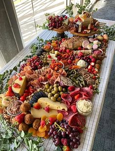 I’m PlatteredSavoury Grazing TablesMelbourne Savoury Grazing Table, Outdoor Grazing Table, Canape Ideas, Christmas Meat, Antipasti Platter, Fruit Appetizers, Christmas Buffet, Christmas Ham