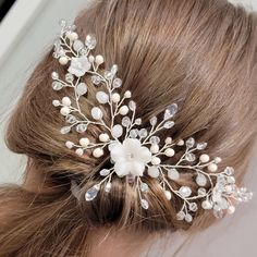 Daisy Headband, Hairpin Accessories, Floral Hair Pins, Tutorial Ideas, Trendy Hairstyle, Hairstyle Tutorial, Butterfly Hair Clip, Great Hairstyles, Hair Decorations