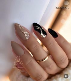 15 Simple yet Stunning New year’s eve nails - withharmonyco.com Fake Nails Long, Long Press On Nails, Smink Inspiration, Manicure Tips, Nails 2024, False Nail, Artificial Nails, Nail Accessories, Gold Nails