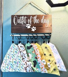 This Pet accessory holder will help you stay more organized with your pets bandanas or Collars!! Including multiple hooks, it is such a convenient way to keep all of their accessories in one spot. This would make a perfect gift for dog birthday party, new dog moms, pet sitters, dog walkers, dog watchers, dog groomers, dog lovers, animal lovers and more! *BANDANAS ARE NOT INCLUDED* MEASUREMENTS: * Size: 12" long x 5" wide with hanging rod on WHAT IT INCLUDES *Holder *7 Organizer clips * Wall hang Dog Bandana Holder, Bandana Holder, Dog Collar Display, Collar Display, Clothing Organizer, Accessory Holder, Dog Grooming Salons, Dog Birthday Party, Animal Room