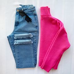 Flat Lay Clothing, Flat Lay Photography Fashion, Flatlay Fashion, Rosa Neon, Casual Day Outfits, Classy Dress Outfits, Clothing Photography, E Books, Curvy Outfits