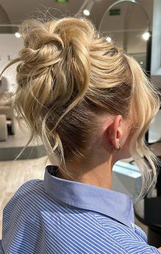 90s updo, messy updo, elegant updo, chic updo, upstyles, wedding updos, simple updo, wedding upstyles, wedding hairstyles, prom hairstyle, elegant updo hairstyles, Elegant updo hairstyles for wedding, Elegant updo hairstyles for medium hair, Elegant upstyle, prom hairstyles, updo hairstyles for medium length hair Cute Formal Updos For Medium Hair, Big Bun Updo, Simple Upstyles For Medium Hair, 2024 Updo Hairstyles, Wedding Updo Messy, High Up Do, Wedding High Updo, Wedding Guest Updos For Medium Hair, Wedding Messy Bun