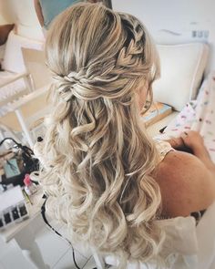 Looking for the perfect mix of chic and effortless? Check out these 20 half pony hairstyles that will blow your mind! Whether you love a classic half up half down look, want to rock a stylish half updo, or are searching for the trendiest hairstyle half up half down ideas, this collection has it all. Elevate your hair game with these stunning half pony hairstyle ideas that are perfect for any occasion! Bride Hair Pieces Headpieces, Half Up Half Down Wedding Hair French Braid, Half Updo For Bridesmaid, Half Updo Prom Hairstyles, Half Up Half Down Wedding Hair Braid Bun, Half Up Hair With Braid Wedding, Bridemaids Hairstyles Blonde, Long Loose Wedding Hairstyles, Bridesmaid Hairstyles Braid Down