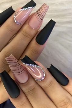 Unhas de sucesso/ curso design/ unhas incríveis/ Nail Designer/ unhas Perfeitas Pink Black Nails, Aqua Nails, Black Acrylic Nails, Stylish Nails Designs, Matte Nails Design, Simple Acrylic Nails, Blush Nails, Short Square Acrylic Nails