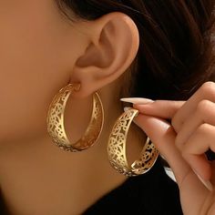 Brand New Women's Etched Gold Semi Hoop Earrings Genuine 14k Gold Plated 925 Sterling Silver (Stamped) 1.75" Size Comfortable & Lightweight Retail Price $295 Buy With Confidence From A Trusted Seller With A 99%+ Feedback Rating! A0104 (Id-1393-) Big Chunky Hoop Earrings, Anniversary Metal Hoop Earrings Pierced, Anniversary Metal Hoop Earrings, Wedding Fits, Cool Earrings, Medium Hoop Earrings, Chunky Hoop Earrings, Weird Things, Knot Earrings