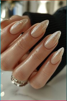 Champagne Glass Nails Designs, Ombre Nails Brown And White, New Years Nails Oval Shape, Cool Neutral Nails, Xmas Nails 2024 Trends, Winter Bride Nails, Almond Nails Ideas Winter, Neutral Winter Nail Designs, Neutral Holiday Nails Almond