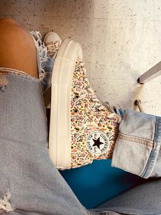 Cute Shoes Aesthetic, Converse Trendy, Flower Converse, Summer Converse, Floral Converse, Cool Converse, Cute Converse Shoes, Cute Converse