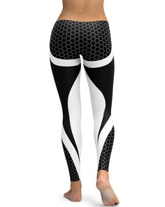 Epic Sports Leggings GearBunch Staff Pick: The Black & White Honeycomb Carbon Legging is said to be "fashionable activewear that are so comfortable, you will want to wear these leggings anywhere and everywhere!" Yoga Tights, Workout Pants, These Leggings Were Made For Women Black and white block panelling run down the legs, with honeycomb detailing at the top of the leggings and a slimming panel at the ankle. White Sportswear Leggings For Running, Casual White Leggings For Running, White Compressive Leggings For Running, Fashionable Activewear, Yoga Tights, Activewear Fashion, Soft Leggings, Sports Leggings, Leggings Fashion