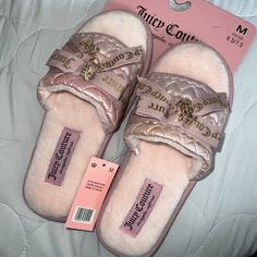 Juicy Couture Slippers Blush Haden Old Accents Pink Bnwt Size 6.5/7.5 Juicy Couture Sandals, Juicy Slippers, Tory Burch Sandals Outfit, Juicy Couture Slippers, Fem Aesthetic, Pretty Sneakers, Juicy Couture Shoes, Dream Outfits, Couture Shoes