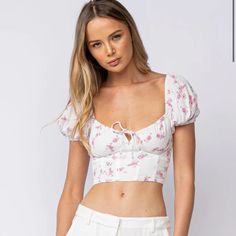 Got This At Cattivo, Also Sold At Free People I Think! Never Worn, Still Has Tags :) White Feminine Floral Print Crop Top, White Floral Print Feminine Crop Top, Boho Pink, Pink Boho, Floral Crop Tops, Cute Tops, Free People Tops, Fashion Inspo Outfits, Pink Floral