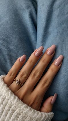 Short Nails For Autumn, White Autumn Nails, Autumn Simple Nails, Fall Nails For Wedding, Fall Simple Nails Short, Simple Dip Powder Nails, Gel Nail Designs Short Nails, Autumn Short Nails, Autumn Nails Inspiration