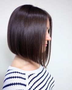 Modern Bob Hairstyles, Short Straight Hair, Haircuts Straight Hair, Short Bob Haircuts, Penteado Cabelo Curto, Brown Blonde Hair, Short Hair Haircuts, Short Bob Hairstyles