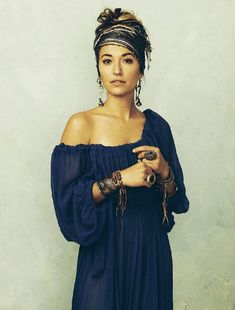 lauren daigle Lauren Daigle Style, Laura Daigle, Lauren Diagle, Dread Hair Extensions, Boho Shawl, Lauren Daigle, Mode Boho, Mommy Style