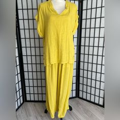 Pure Italian Linen Class And Style. The Top Has A V-Neck, Cuffed Short Sleeves, And Three Wood Buttons On Each Side. The Pants Have A Soft Elasticized Waistband, Two Front Pockets, And Wide Cuffed Hemline. Casual Yellow V-neck Set, Chic Two-piece V-neck Bottoms, Two-piece V-neck Pant Set, Two-piece V-neck Pant Set For Spring, Summer Two-piece V-neck Pant Set, Linen Pants Set, Printed Cropped Pants, Hollister Sweatpants, H&m Leggings