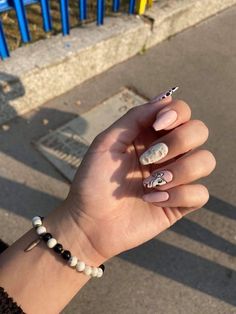 Nails With Animations, Nails Dalmatian, Nail Animation, Nails Animation, Dalmatian Cartoon, Dalmatian Nails, Animation Nails, Alien Nails, Disneyland Nails