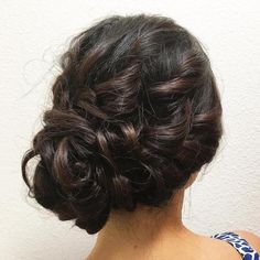 Messy Curly Side Bun Side Bun, Side Swept Hairstyles, Braided Bun Hairstyles, Messy Buns, Up Dos For Medium Hair, Long Hair Wedding Styles