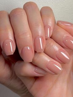 Short Nails Tan Skin, Pink Nails Tan Skin, Shiny Nude Nails, Nude Manicure Short Nails, Nude Tan Nails, Manicure Nude Color, Nurse Nails Natural, Peach Nude Nails, Short Classy Nails Acrylic