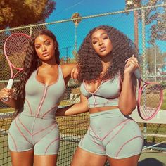 Miracle Watts, Bestie Outfits, Matching Outfits Best Friend, Squad Outfits, Best Friend Outfits, Friend Outfits, Friend Photoshoot, Matching Outfits, Summer Girls