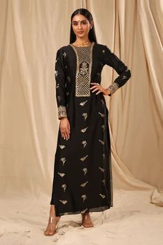 Shop for Masaba Black Chanderi Silk Vintage Fiona Kurta Set for Women Online at Aza Fashions House Of Masaba, Caribbean Fashion, Long Kurta, Aari Embroidery, Lakme Fashion Week, Aari Work, Comfortable Heels, The Outfit, Kurta Set