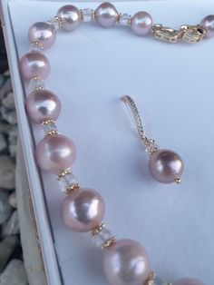 Absolutely beautiful and unique, high quality edison freshwater pearls necklace Lenght of necklace is 45.5 cm. Pearls are in range between 1,1 and 1,3 cm., beaded gradually with biggest in the centre of necklace. Pink Pearl Necklace, Pink Pearls, Pearls Necklace, Christmas Deals, Freshwater Pearl Necklaces, Pink Pearl, Slovakia, Fresh Water, Freshwater Pearls