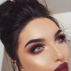 Formal Eye Makeup, New Look Ideas, Vintage Meets Modern, Classic Lifestyle, Powder Contour, Contour Kit, Full Face Makeup, Vintage Makeup, Makeup Obsession