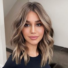 Medium Length Winter Hair Color, Short Ombre Hair Brown To Blonde, Mid Length Light Brown Hair, Warm Autumn Hair Color Blonde, Hair Styles For Thick Wavy Hair, Longbob Hair, 2023 Hair