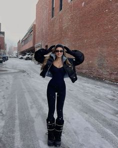 Mode Au Ski, Ski Trip Outfit, Snow Day Outfit, Lexi Rivera, Ski Outfit, Winter Fashion Outfits Casual, Snow Outfit, Cold Outfits, Skiing Outfit