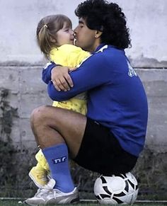 Ronaldinho Wallpapers, Famous Pictures, Barcelona Football, Funny Marvel Memes, Tv Icon, Fc Porto, Sport Icon, Sports Hero