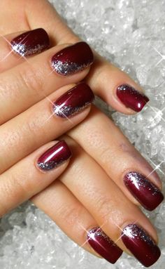 Classy Nail, Red Christmas Nails, Classy Nail Designs, Christmas Gel Nails, Makijaż Smokey Eye, Burgundy Nails, Red And Silver, Winter Nail Designs