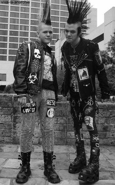 styling 80s Punk Fashion, Punk Guys, Tatto Boys, Punk Subculture, Cultura Punk, Estilo Emo, Estilo Punk Rock, Punk Boy, 80s Punk