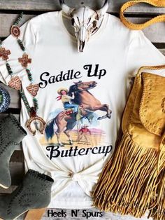 Western Clothes For Women, Sublimation Tees, Women Tops Design, Western Stuff, Southern Outfits, Western Wear Outfits, White Top Women, Western Style Outfits, Country Clothing