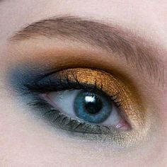 #makeup#eyemakeup#beauty#makyaj Light Blue And Gold Makeup, Gold And Blue Makeup, Maquillage On Fleek, Smink Inspiration, Eye Makeup Art, Kiss Makeup, Makeup Pictures, Editorial Makeup, Makeup Designs