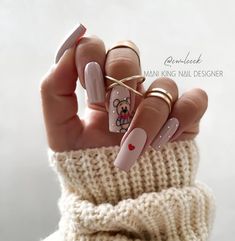 💅 ewuleeek 👈 Instagram Square Shape Nails, King Nails, January Nail, January Nail Designs, Pink Veil, Soft Pink Nails, Milky Pink, Glitter Accent Nails, Bears Nails