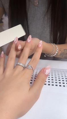 Nails Ig Story, Pink Gel Nails, Ombre Acrylic Nails, Nail Pictures, Simple Gel Nails, Artsy Pictures, Oval Nails, Nail Studio, Minimalist Nails