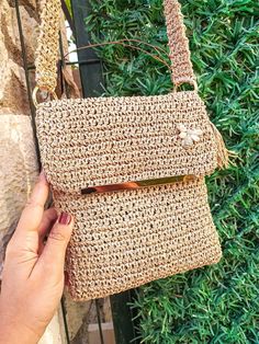 Crochet Raffia Straw Crossbody Bag, Natural Raffia Messenger Purse Bag, Hand Knitted Bag, Gift for Her, Eco-friendly Mini Bag Fall Crochet Projects, Hand Knit Bag, Straw Crossbody Bag, Crochet Costumes, Knitted Bag, Basket Pattern, Messenger Purse, Crochet Basket Pattern, Diy Bags