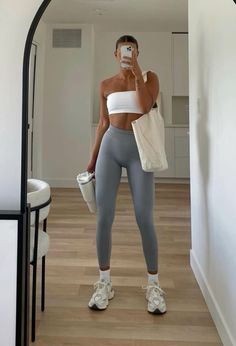 Moda Academia, Adrette Outfits, Modele Fitness, Gymwear Outfits, Pilates Clothes, Look Legging, Estilo Fitness, Gym Attire, Cute Workout Outfits