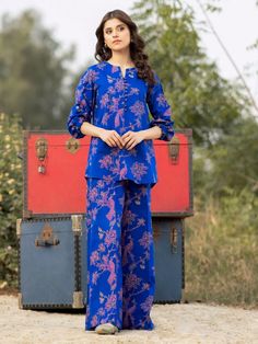 Plazzo Dress, Style Outfits Summer, Hijab Styling, Long Blouse Designs, Kurta Patterns, Maxi Dress Designs, Pakistani Clothes, Lace Dress Design, Velvet Dress Designs