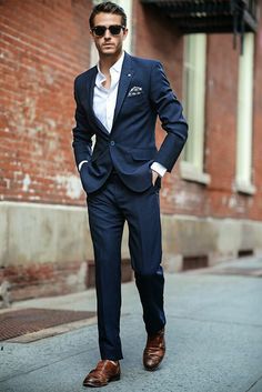 Blue Suit Brown Shoes, Amalfi Style, Casual Wedding Outfit, Nice Suits, Reception Outfit, Herren Style, Tom Ford Suit