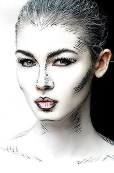 Theatre Makeup Looks, Black And White Makeup Halloween, Black And White Face Paint, Interesting Makeup, Comic Book Makeup, Comic Makeup, Black And White Makeup, Pop Art Makeup, Drag Make-up