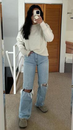 #trendy fall outfit ideas# Casual Outfits Not Jeans, Jean Pants Outfits Winter, Outfit Ideas For 20 Year Olds, Winter Outfit Basics, Casual Jean Outfits Winter, Versatile Outfits For Women, Post College Outfits, Washington State Aesthetic Outfit, Simple Cute Outfits For Fall