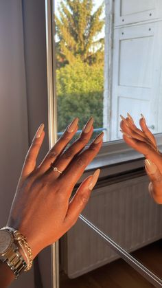 Brown Skin Summer Nails, Brown Nails On Black Skin, Long Nails On Dark Skin, Simple Nails Dark Skin, Nail Inspo For Black Women, Nails On Brown Skin Black Women, Almond Nails For Black Women, Nail Colors On Black Women, Acrylic Nails Brown Nude