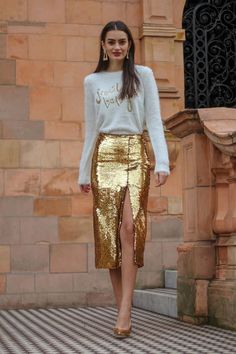 Gold Skirt Outfit, Rok Midi, Sparkle Outfit, Outfits New Year, Sequin Midi Skirt, Gold Skirt, Tango Dress