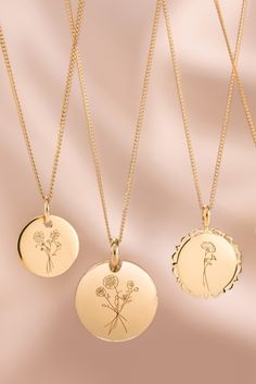 Each flower symbolizes a birth month and has a special meaning, read more about this here. Which flower tells your personal story? Birth Flower Bouquet, Flower Necklaces, Birth Flower Necklace, Fancy Jewelry Necklace, Bar Jewelry, Gifts For Your Sister, Full Of Love, Unique Personalized Gift