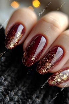 Burgundy Nail Polish Wine Colour Nails Design, Wine Colour Nail Art, Autumn Nail Colours 2024, Red Wine Nails Design, Wine Nails Designs, Nail Art Bordeaux, Bordeaux Nails, Golden Nails Designs, Hunters Wedding